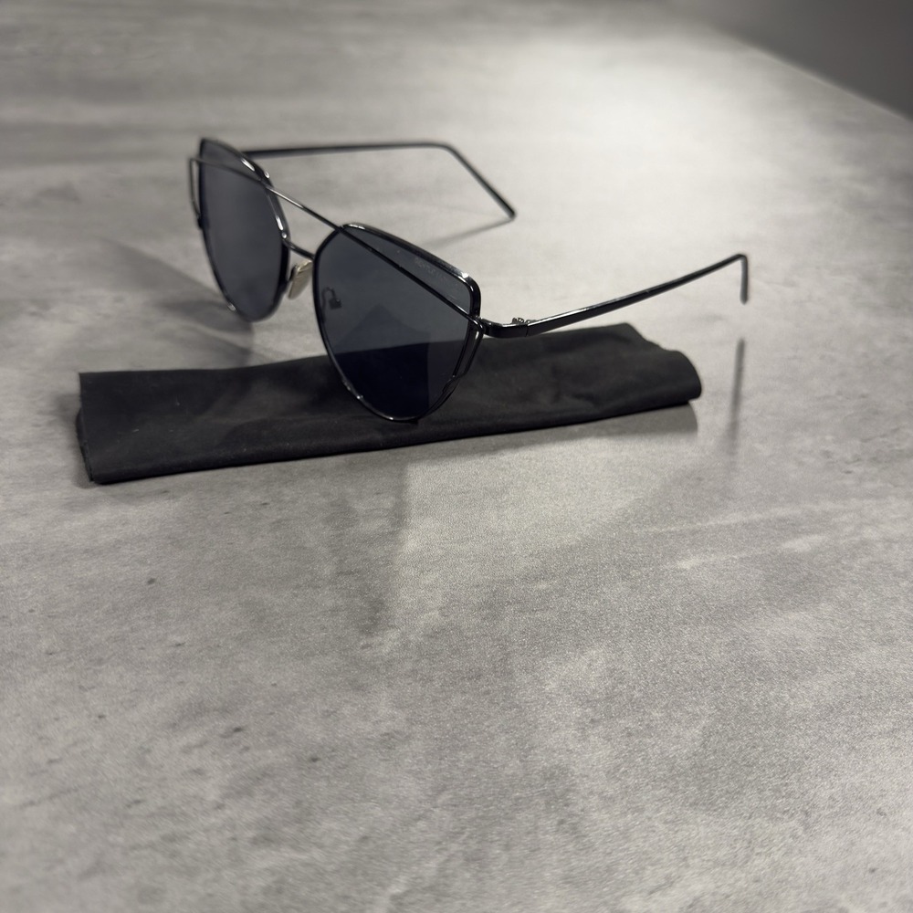 Gentle Monster Sunglasses Lovepunch‎ Black Cat Eye Col. 2 Korea Y2K Modern Chic - Picture 3 of 10